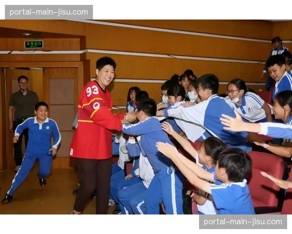 “冰球进校园”计划在黑龙江省新增20所试点学校